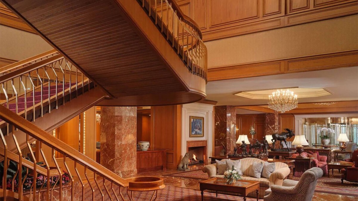 Downtown Salt Lake City Hotel | Garden 1 King, Little America, Romantic Setting, Near Temple Square