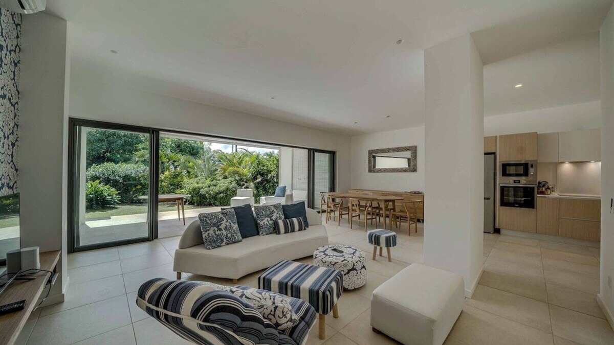 Pointe aux Canonniers Apartment | Garden apartment - near the beach -