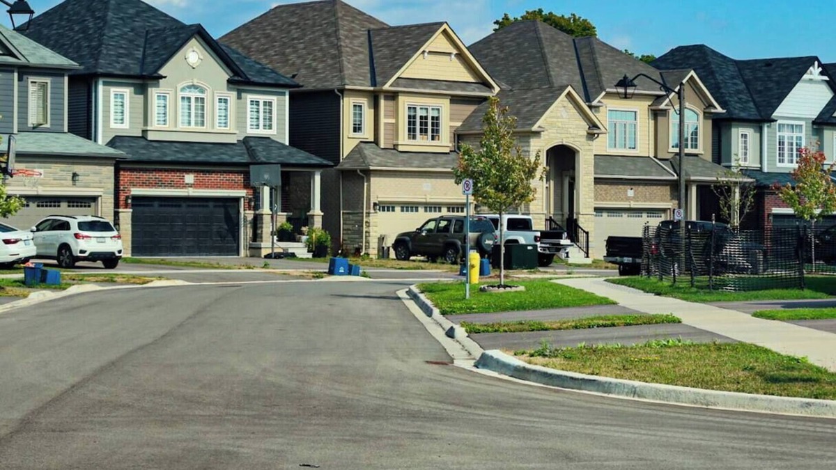 Brantford House | Garden Ave Suite – 3 Mins to Hwy 403