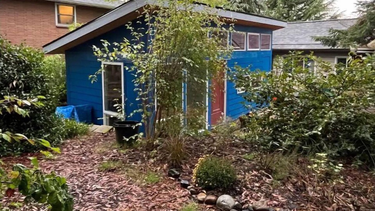 West Woodland Cottage | Garden Cottage in Phinney-Ballard