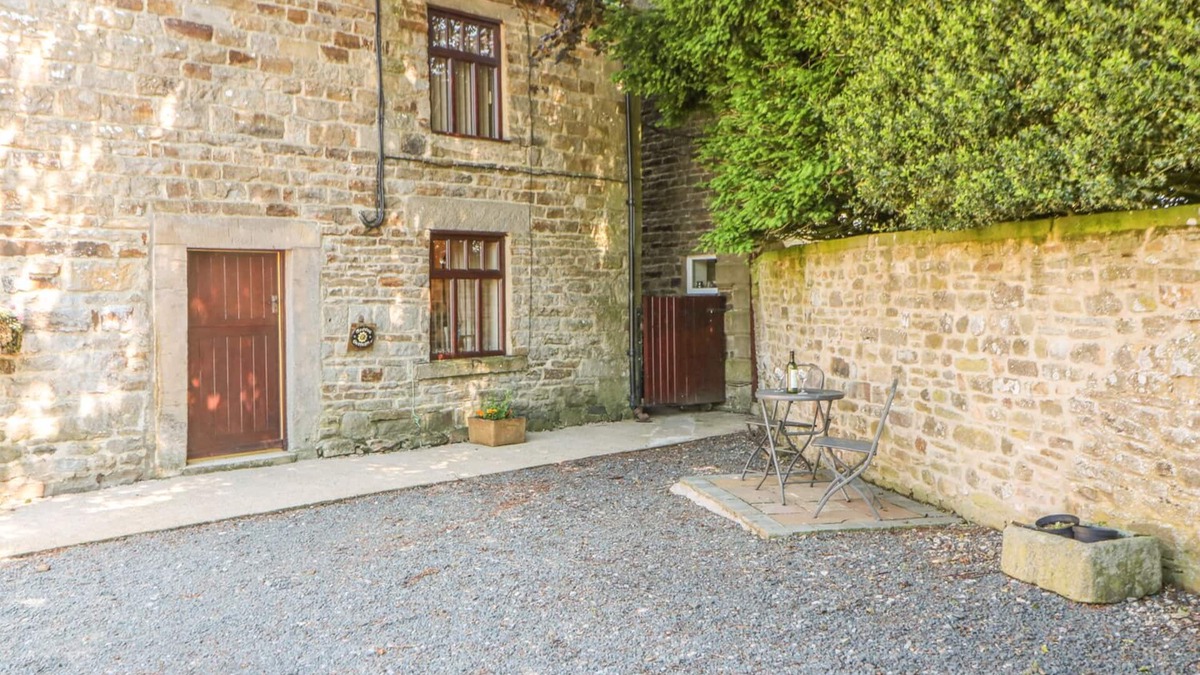 Mickleton Cottage | GARDEN COTTAGE, pet friendly, with a garden in Mickleton, Teesdale