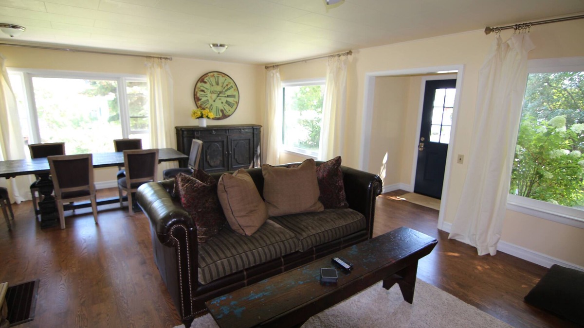 Challis House | Garden Creek Retreat - Remodeled Home with Luxury Furnishings