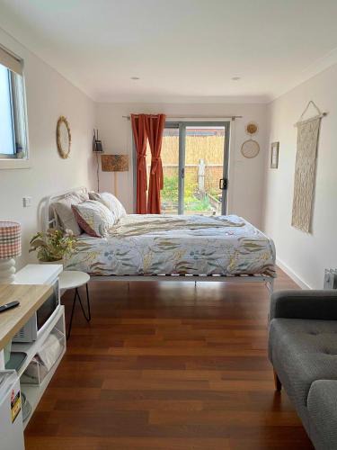 Oak Flats Apartment | GARDEN CUBBY - The Lakeside Haven