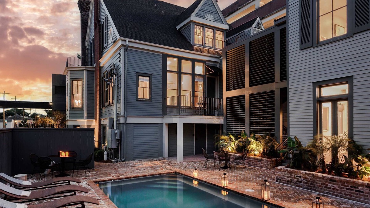 Touro Hotel | Garden District Historic Unit With Shared Heated Pool