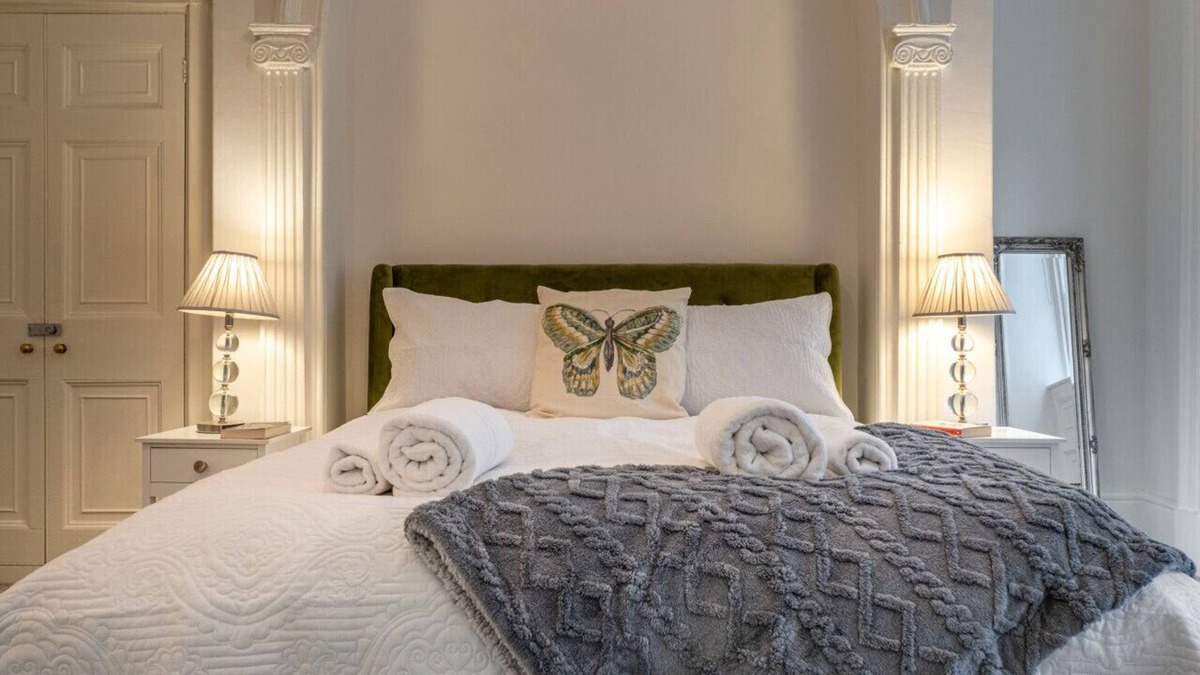 Bath Apartment | Garden Flat – Stunning Georgian Apartment in Grosvenor Place