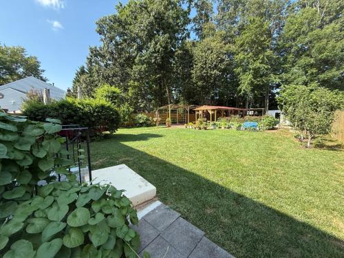 Montclair House | Garden Hallow