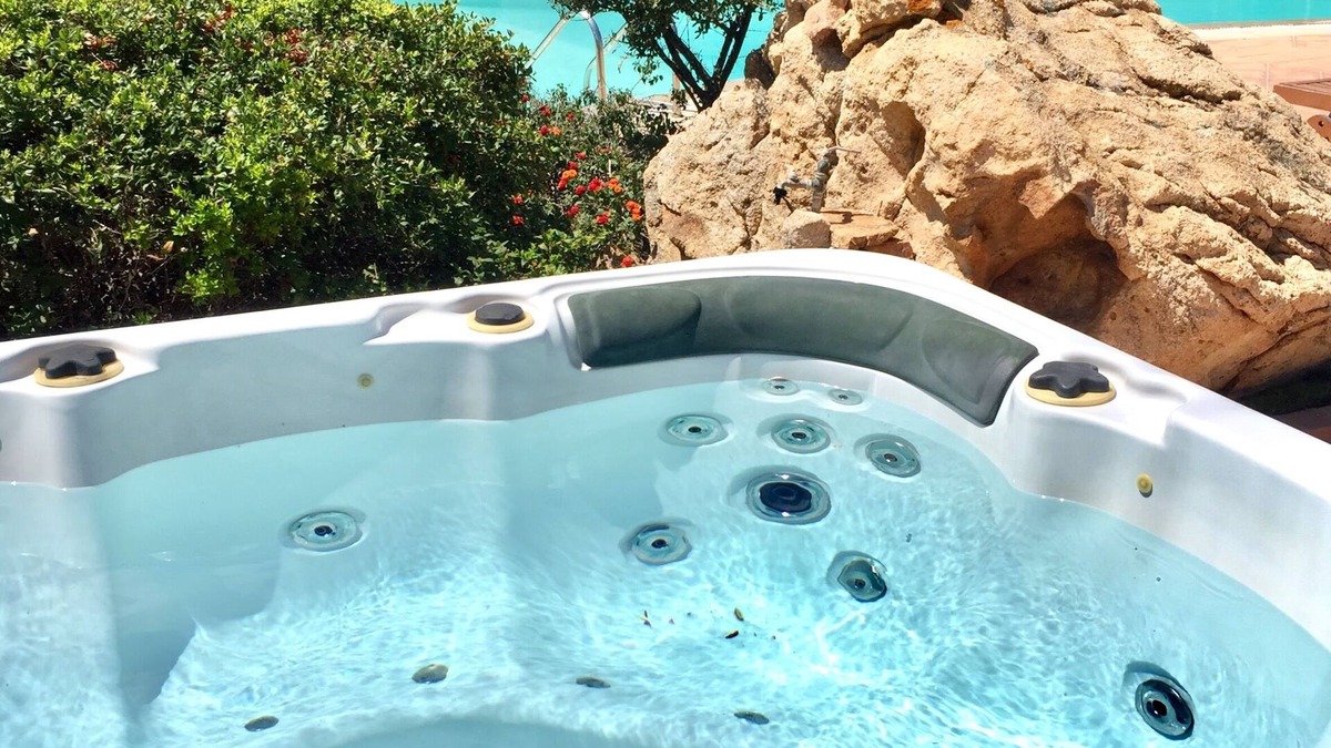 San Teodoro Apartment | Garden House With Panoramic Sea View,Swimming Pool, 5 minutes from the beach
