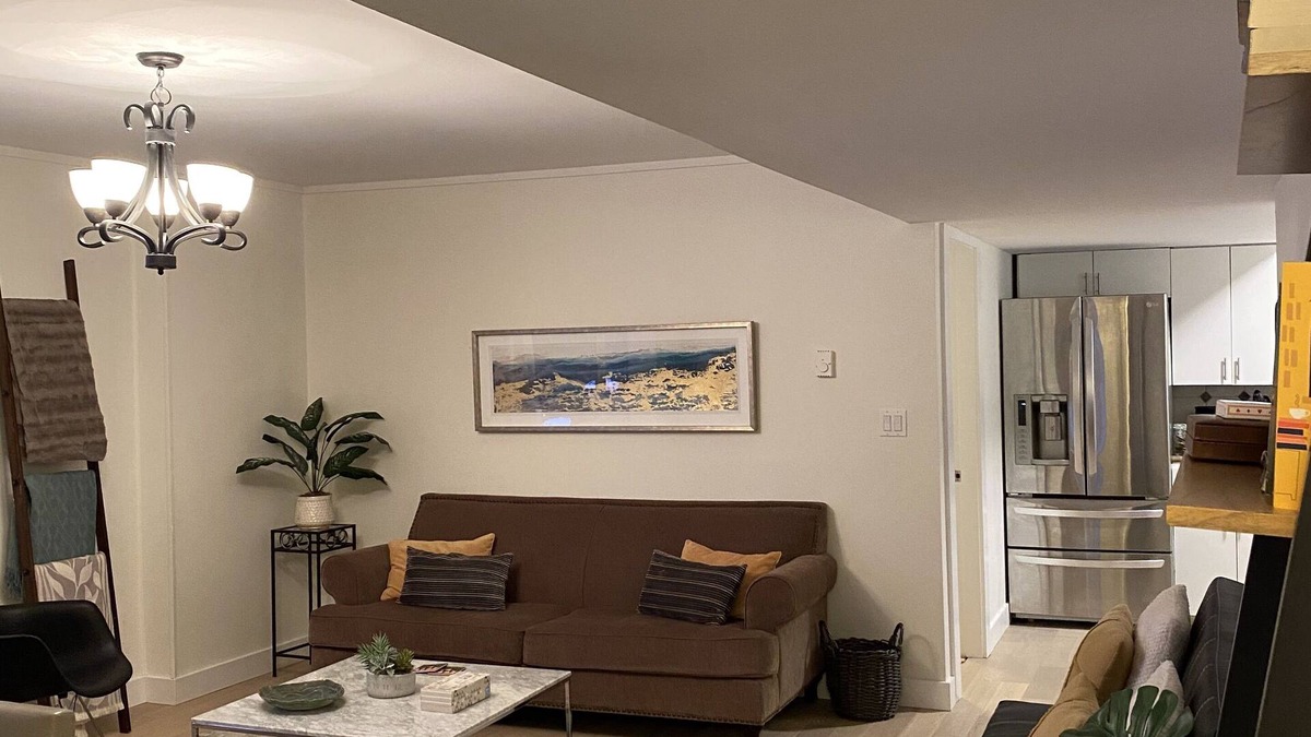Grand Boulevard House | Garden level 2 bedroom across from beautiful park area
