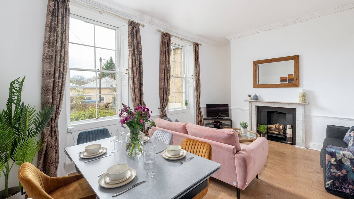 Bath Apartment | Garden maisonette in Bath city centre