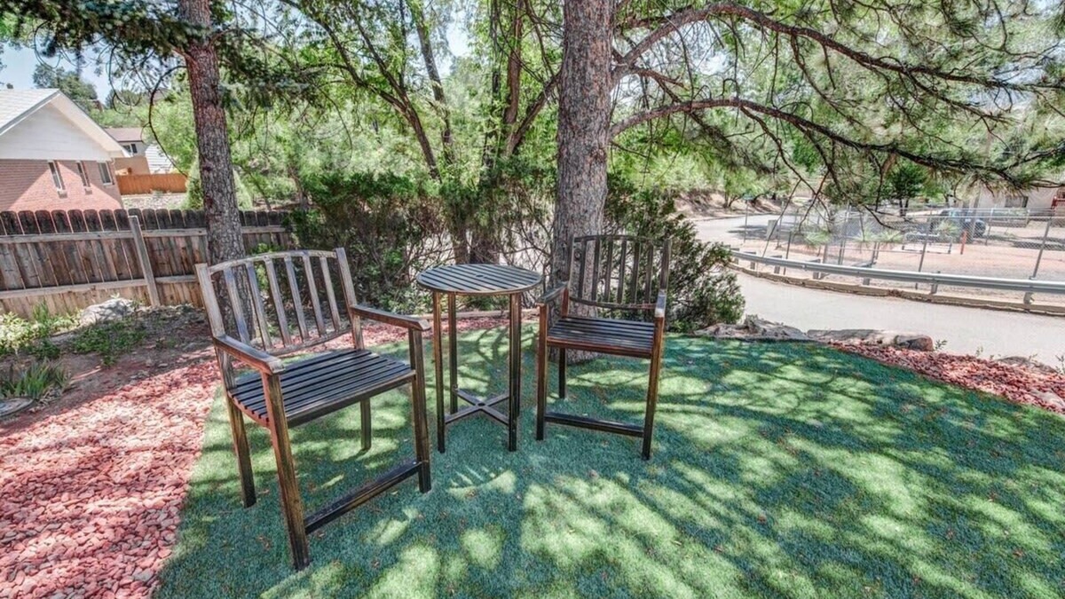 West Colorado Springs House | Garden of The Gods! Top Spot Hot Tub Pet Friendly