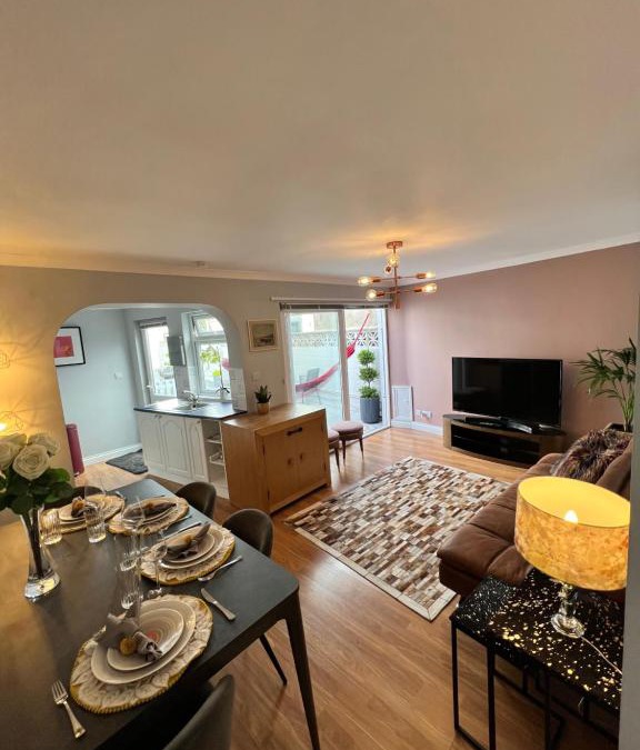 Clevedon Apartment | Garden Place