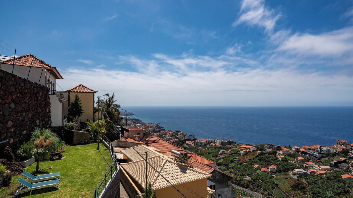 Camara de Lobos House | Garden, sea view and barbecue, Casa das Maravilhas