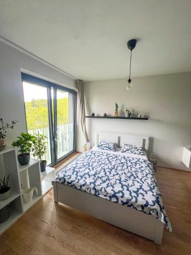 Prague 3 Apartment | Garden Towers Apartment in Prague Center