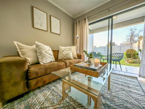 Greater Johannesburg Metropolitan Area Apartment | Garden Unit Inverter,nespresso,blender,netflix