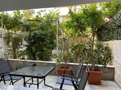Elliniko-Argyroupoli Apartment | Garden View Apartment
