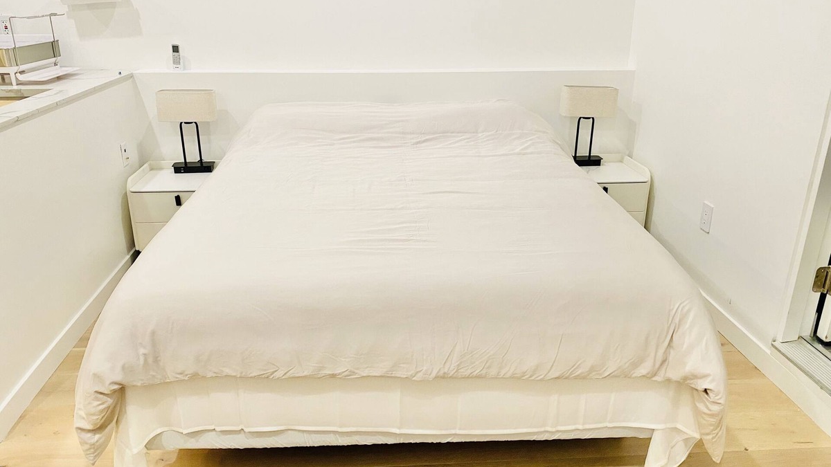 Mar Vista House | Garden View Private Bedroom With Own Bathroom