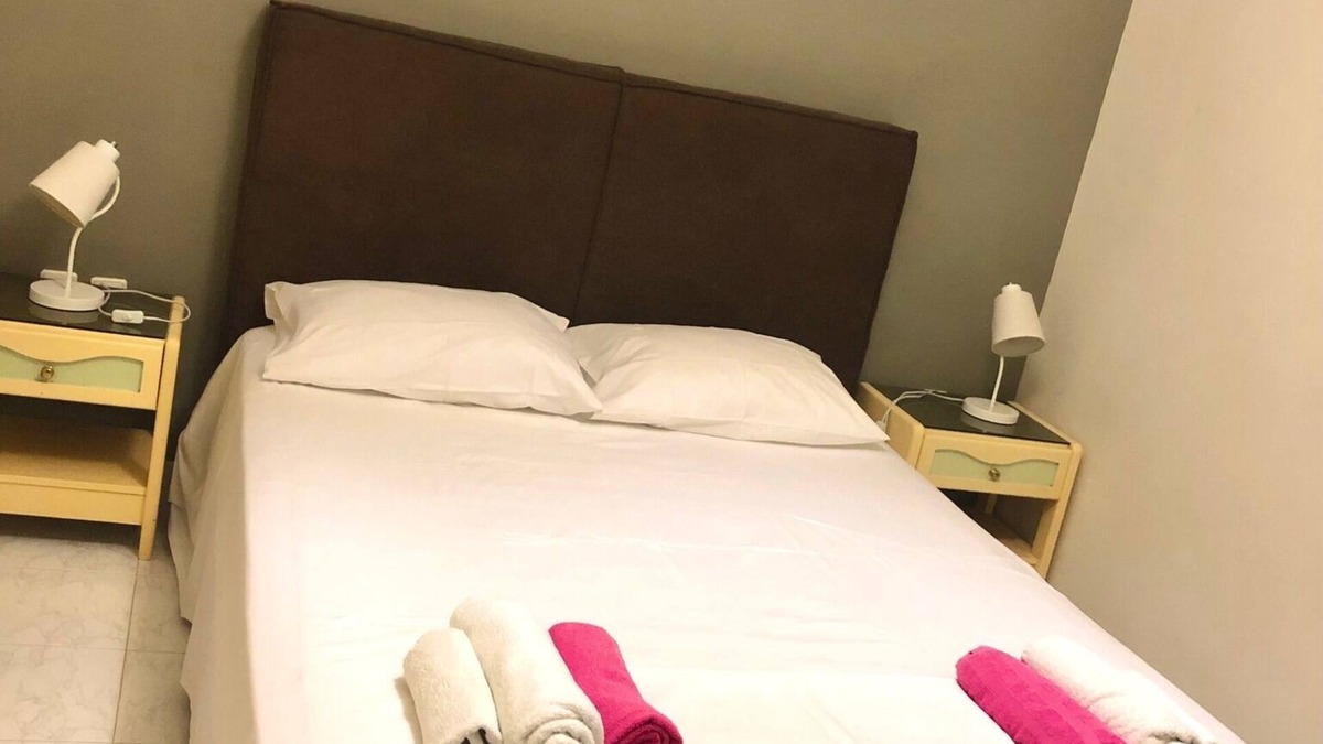 Pigianos Kampos Apartment | Garden view spacious apartment