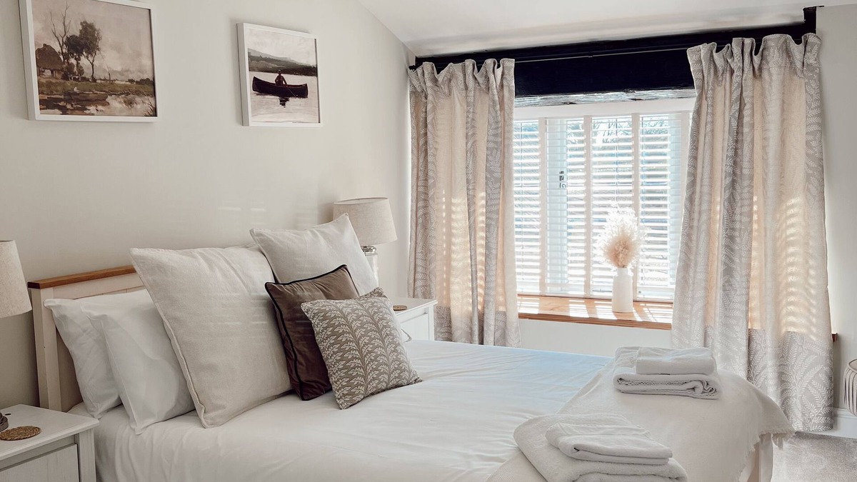 Mathern Cottage | Gardener’s Cottage – A Tranquil Retreat in Historic Wales