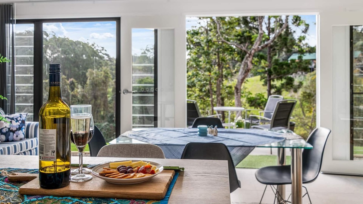 Montville Cottage | Gardenia Cottage - Stunning One Bedroom Accessible Cottage, Minutes from Montville Village