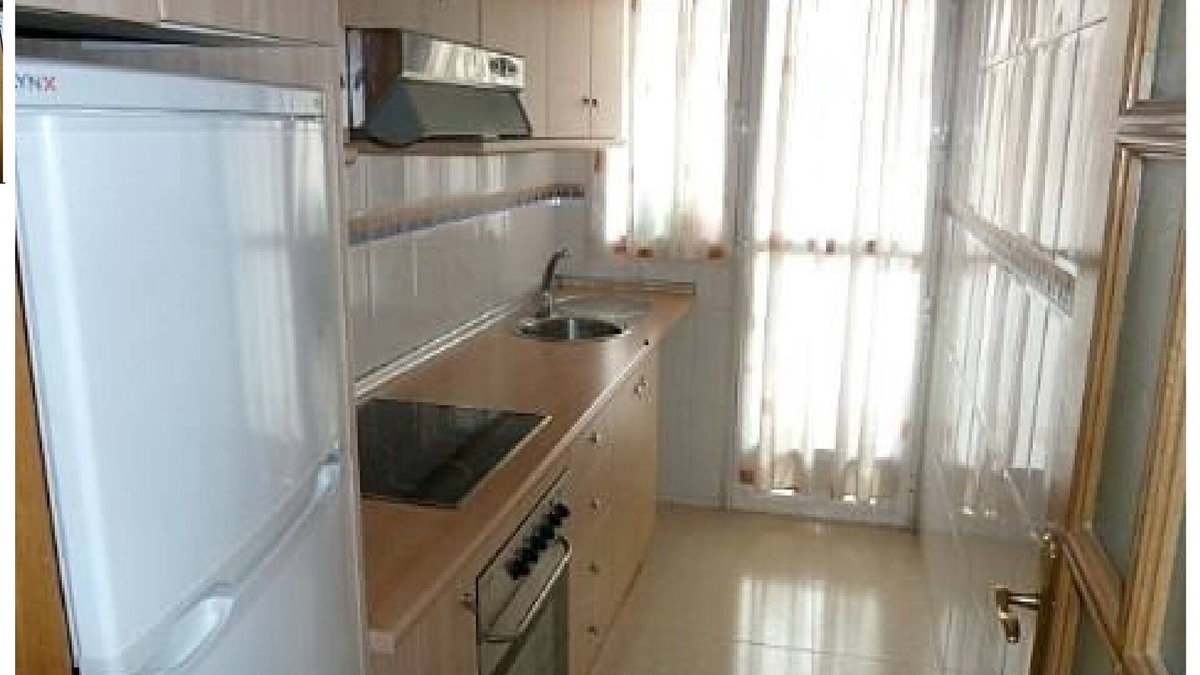 Garrucha Apartment | Garrucha, 2 bedroom apartment 200 meters from the sea, garage, air conditioning