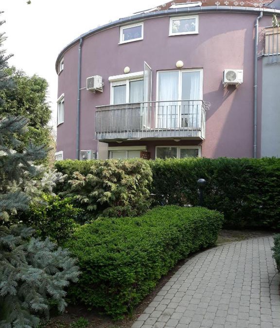 District XXII Apartment | Garzon