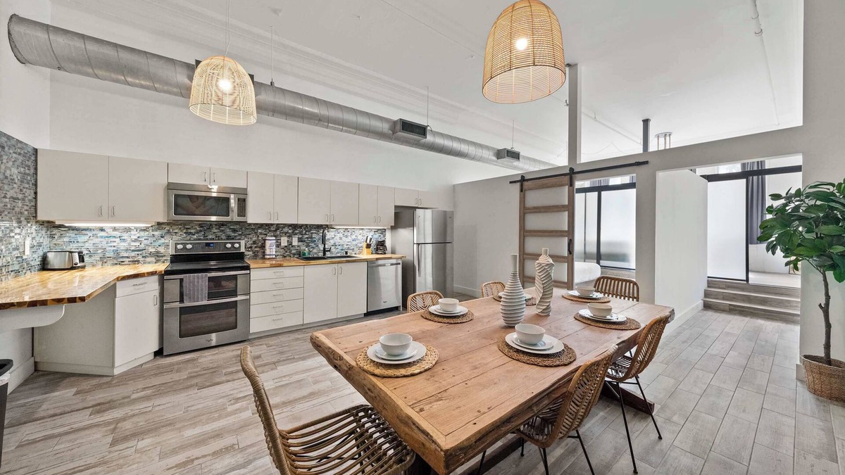 Civic Core Apartment | Gaslamp 4BR Loft | Near to Petco Park and Beaches
