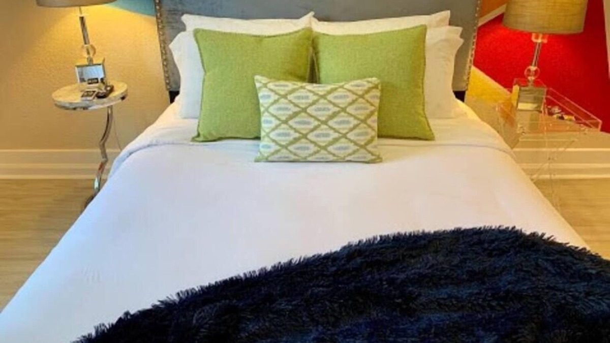Cortez Hill Apartment | Gaslamp Studio! 150 restaurants within blocks!