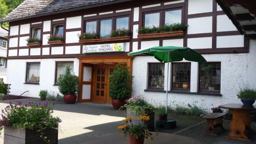 Gellinghausen Hotel | Gasthof Zwilling