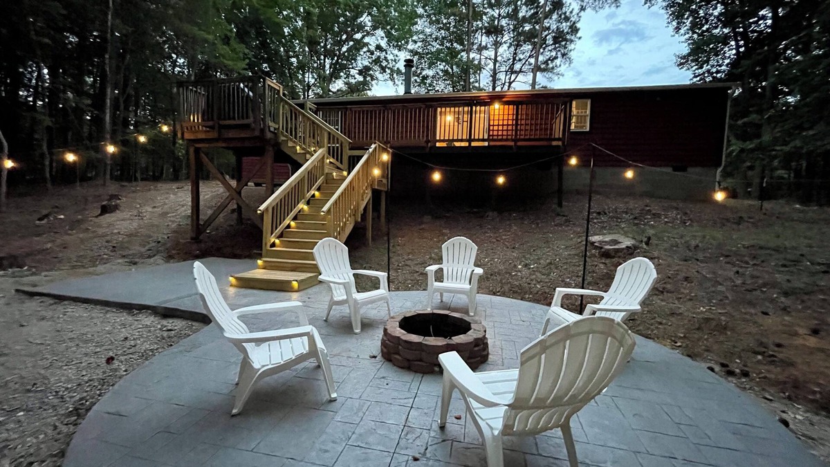 Littleton House | Gaston Getaway- Location, Lake, Fun & Firepit!