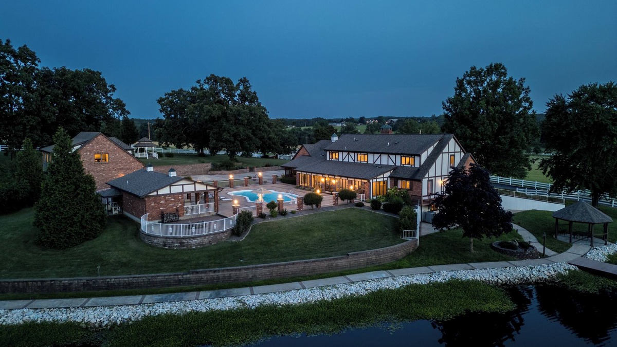 De Soto House | Gated 35-Acre De Soto Estate: Pool, Lake & Patio!