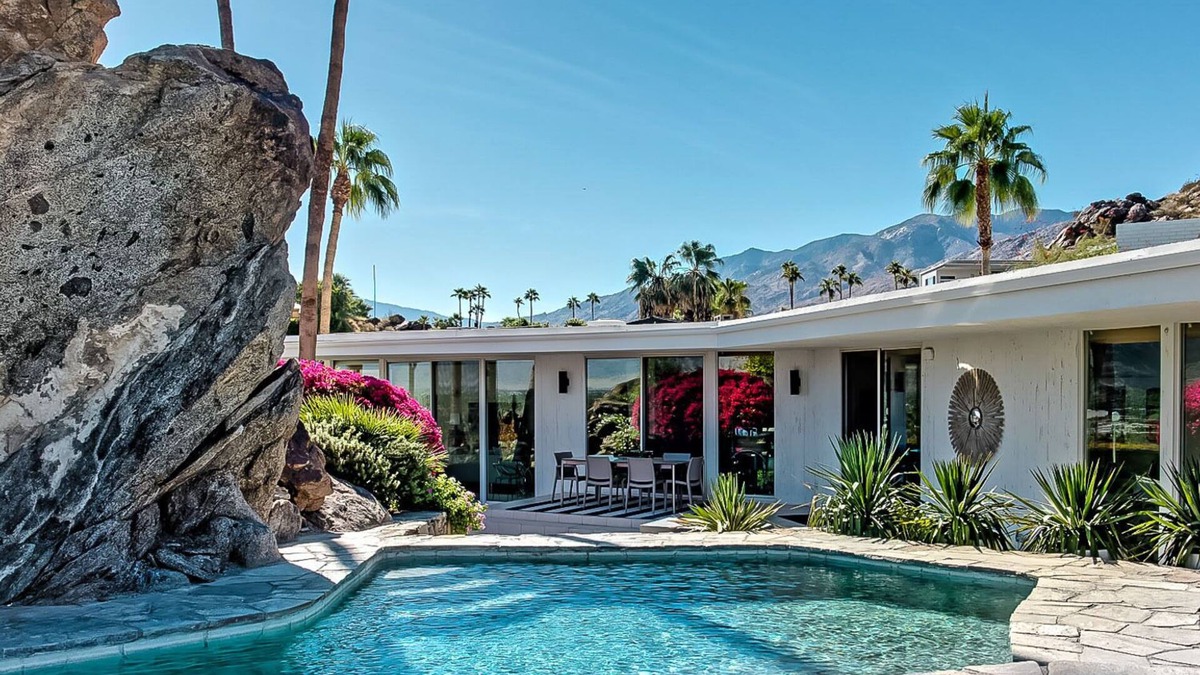 Canyon Corridor House | Gated Celebrity Estate With Panoramic Views Of City