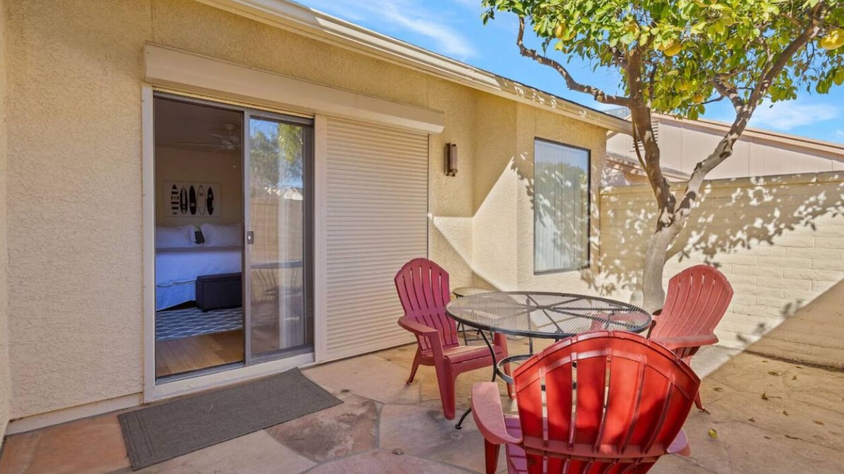 Tucson House | Gated comfort I-10/Grant. Private garage, resort pool & spa, ultra-fast Wi-Fi
