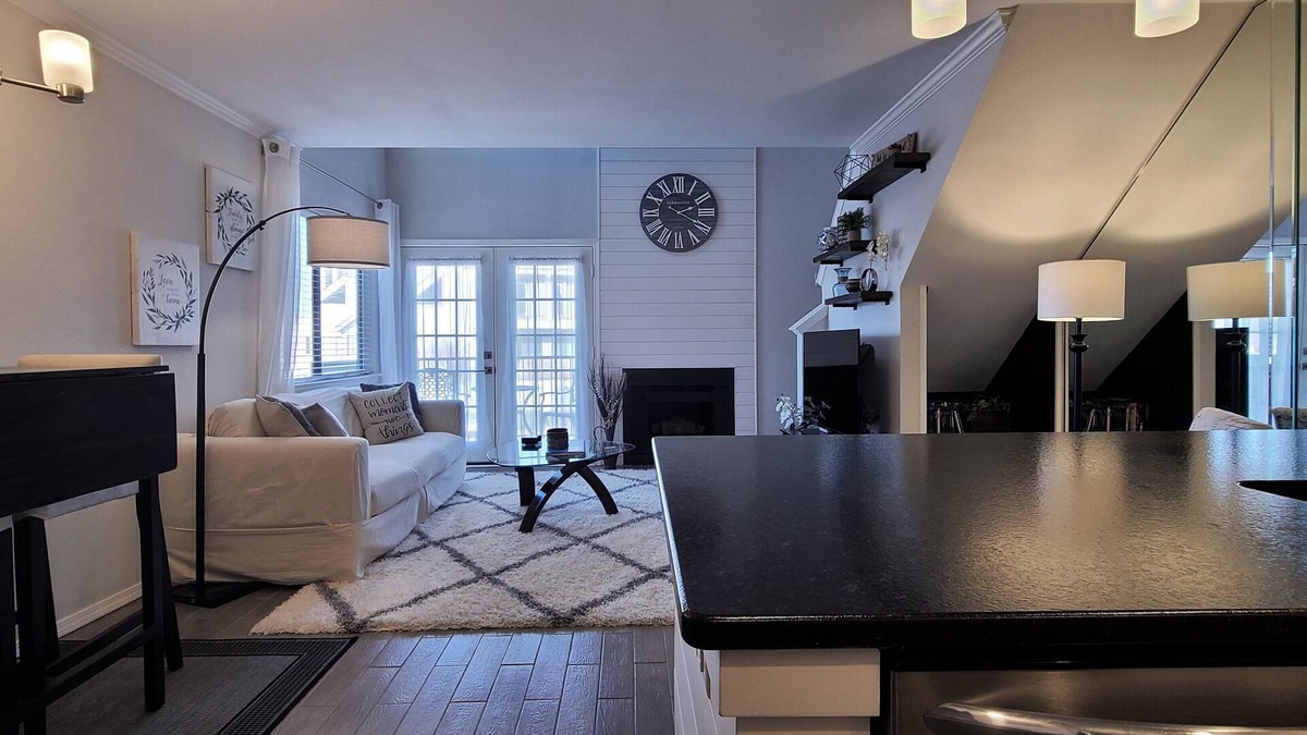 Fort Worth Condo | Gated Community Condo by Cultural District-Historic Stockyards-Hospitals