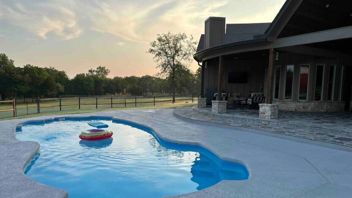 Owasso House | Gated Luxury Estate+Pool on 15 acre estate