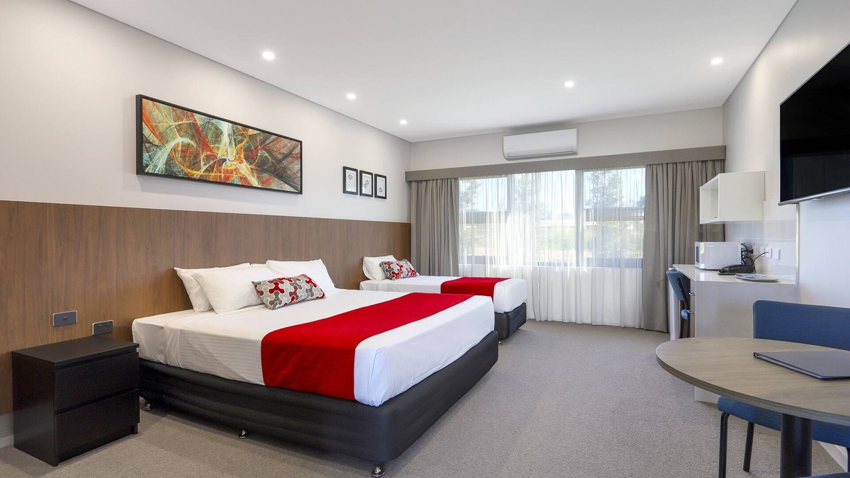 Vineyard Hotel | Gateway Motel