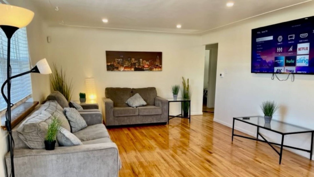 Bel Aire House | Gateway to Denver, Red Rocks and the Colorado Rocky Mountains