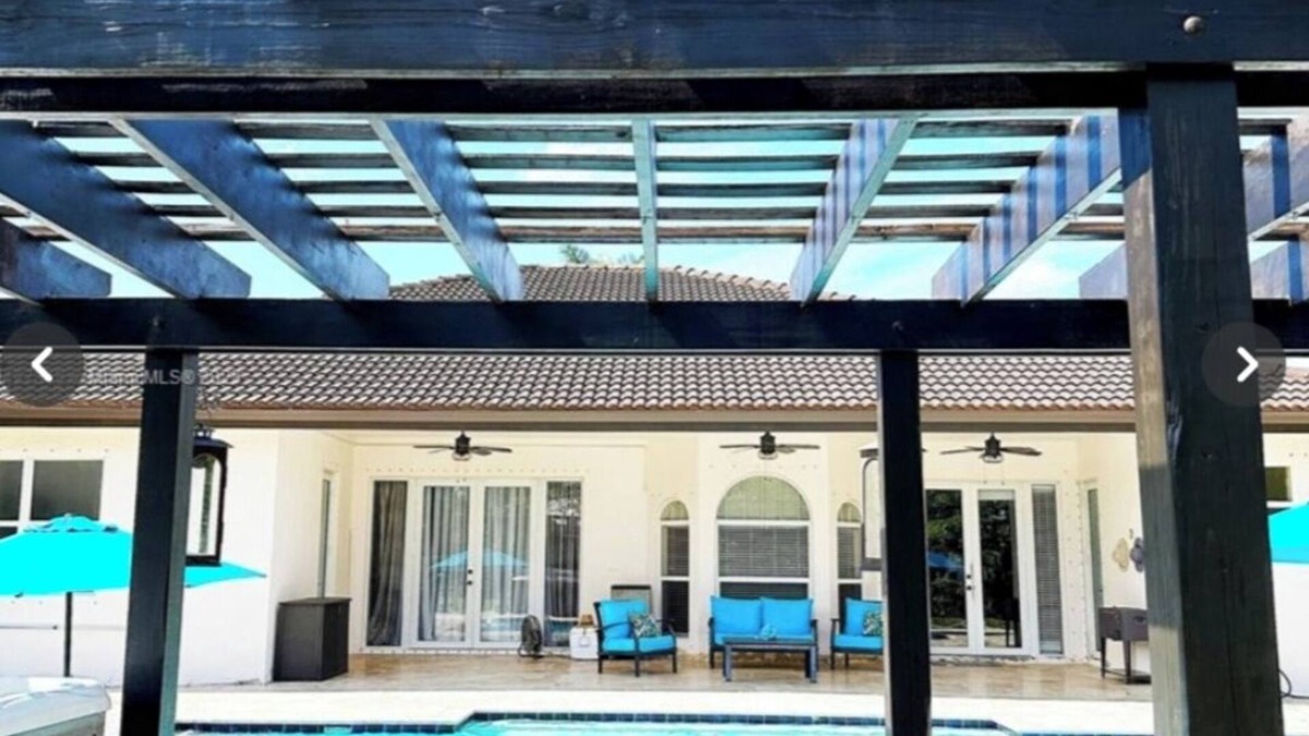 Homestead House | Gateway to Paradise - Miami and the Florida Keys & Key WestnIn a luxury home