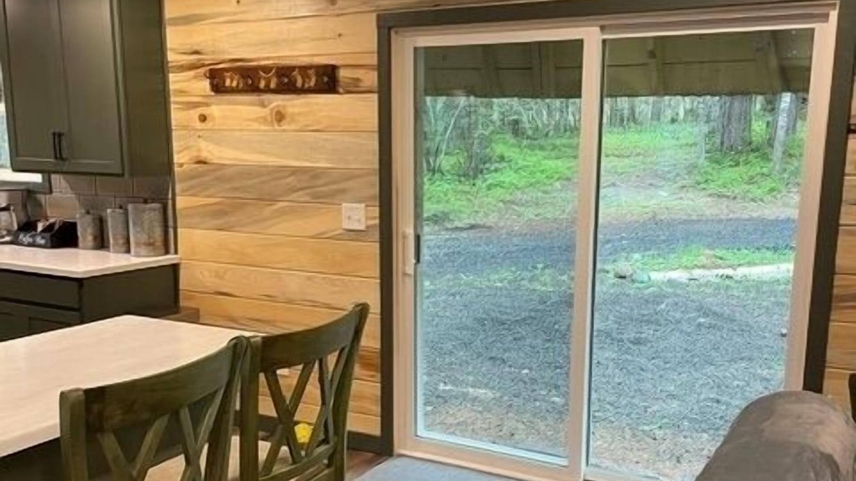 Carson Cabin | Gateway to the Columbia River Gorge and Mt. Saint Helens.