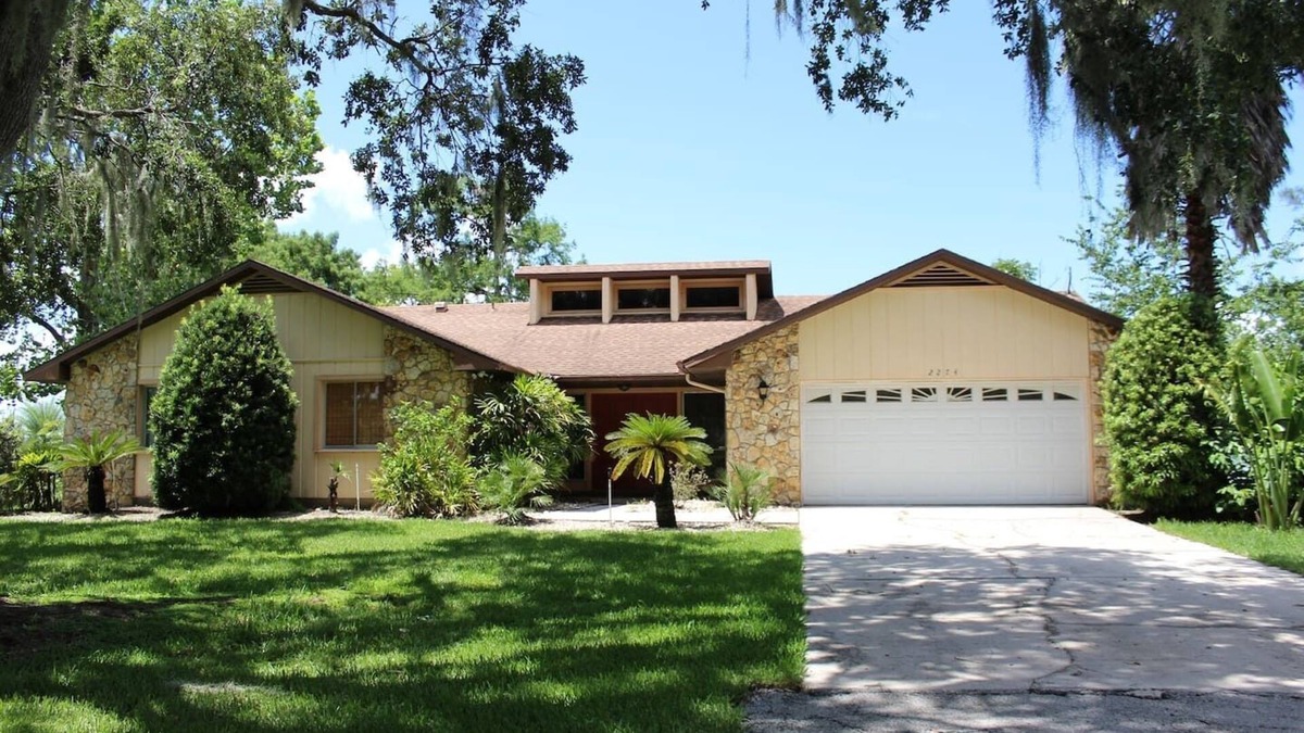 Oviedo House | Gator Den: Comfortable 3-bedroom, 2-bath home, sleeps 6. Ideal for mid-sized groups.