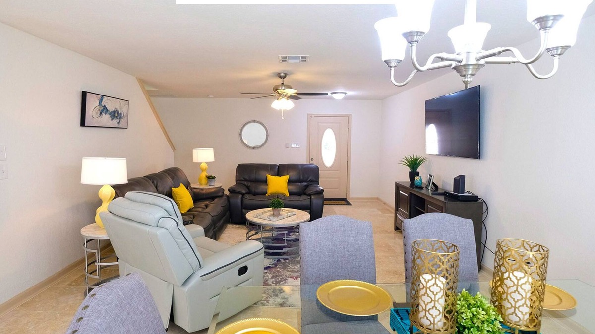 Houston House | Gatton · The Nest ❤️ 5 BDR, up to 16 guest, North of town