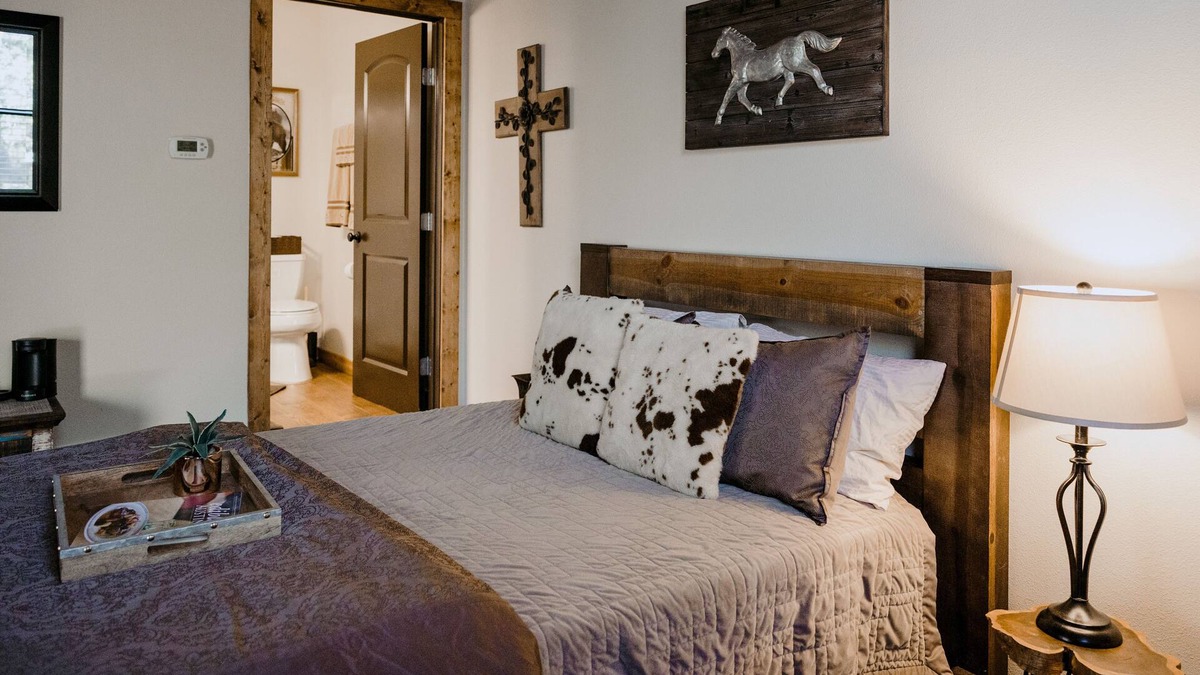 Dripping Springs House | Gaucho Room- Estable Building - Asante Lodging & Events