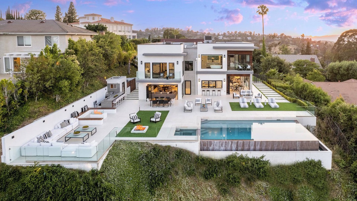 Tarzana House | Gayle Villa - Stunning Modern Masterpiece with Breathtaking Views
