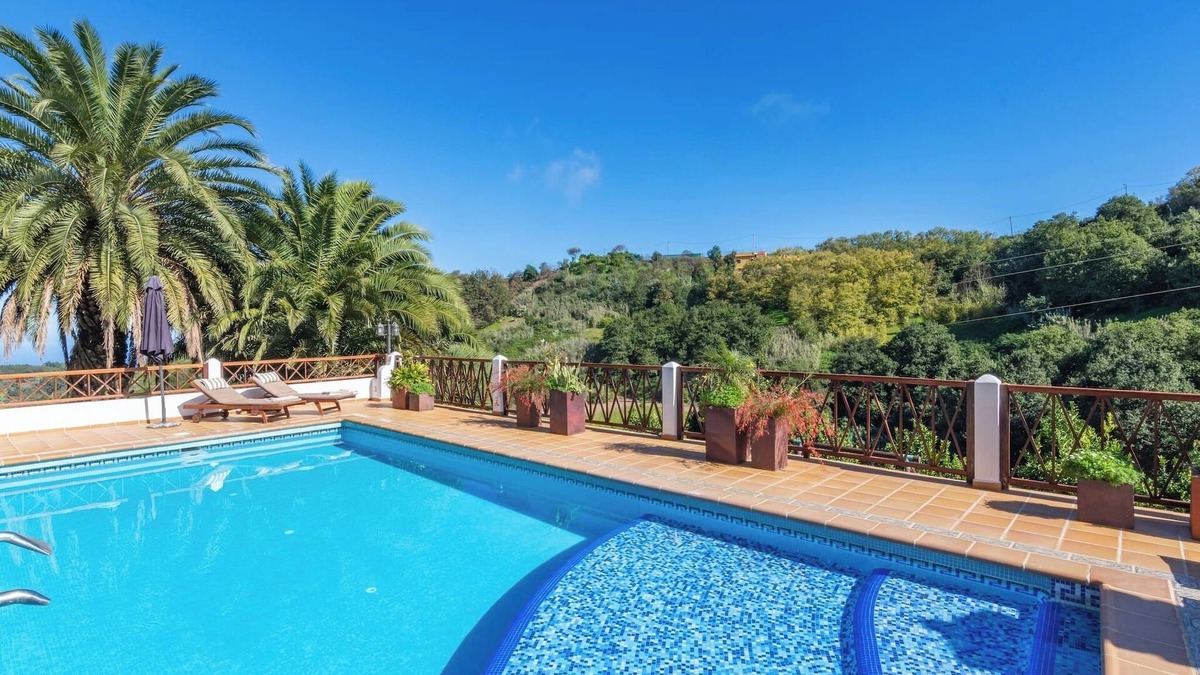Fontanales Cottage | GC0001 Holiday cottage with shared pool in Fontanales