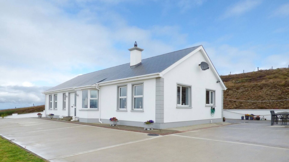 Malin House | GELMAR'S COASTAL VIEW, family friendly in Malin Head, County Donegal