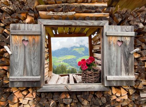Glarus Sued House | Gemütliche Ferienwohnung Bergzyt - oder Bed and Breakfast , Tradition trifft Gemütlichkeit - Ski und Wandergebiet