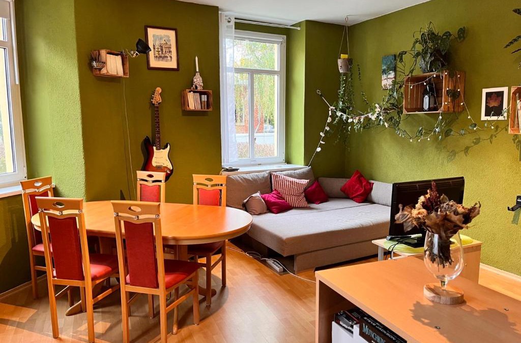 Loebtau Apartment | Gemütliche Oase - TV, Beamer, Küche für 4 Personen