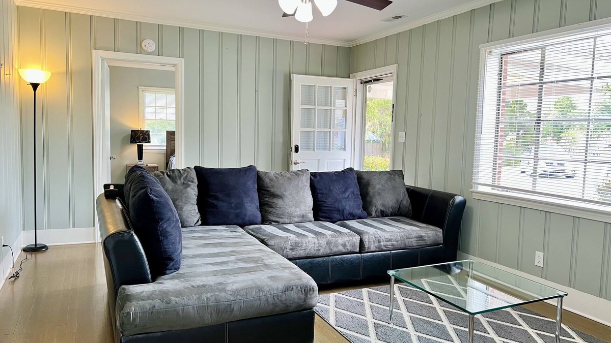 Winston - Salem House | 🏡 Gem Conv 2 WF Baptist/Novant Health/Hanes Mall Great for Medical Workers 🏡