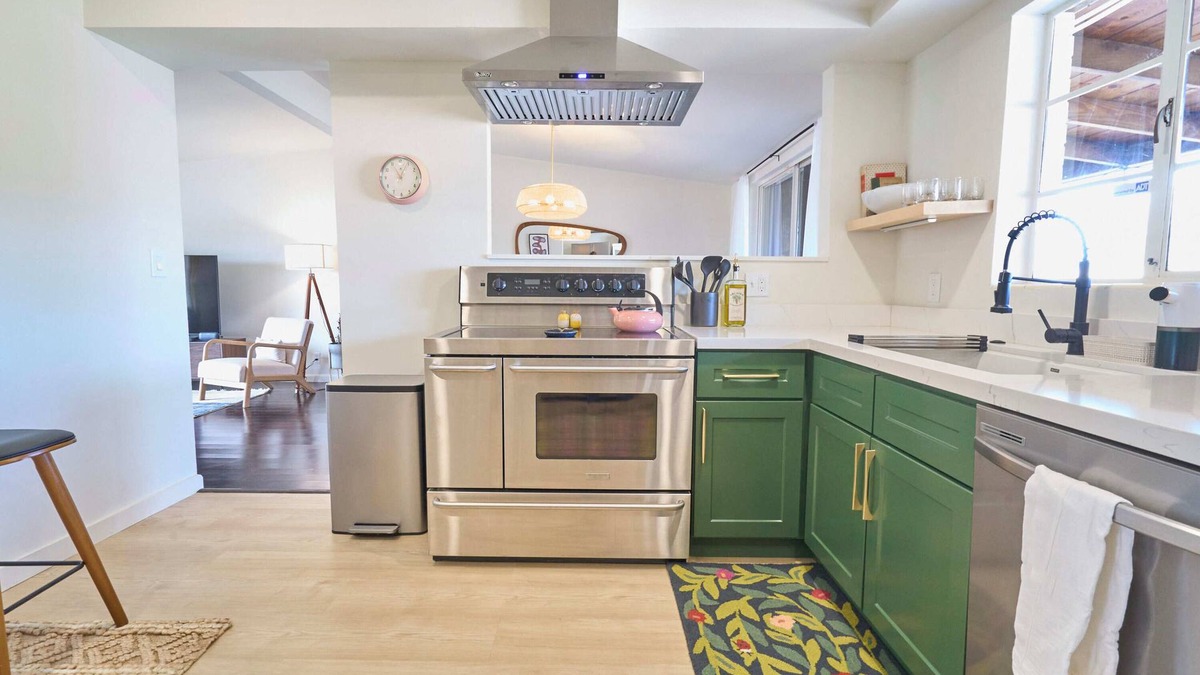 Colonia Del Valle House | Gem Show Hub - Quiet Pet-Friendly Hot Tub