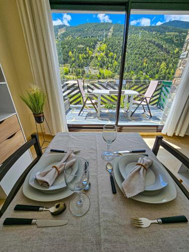 El Tarter Apartment | Genciana, views to the mountains HUT 5248