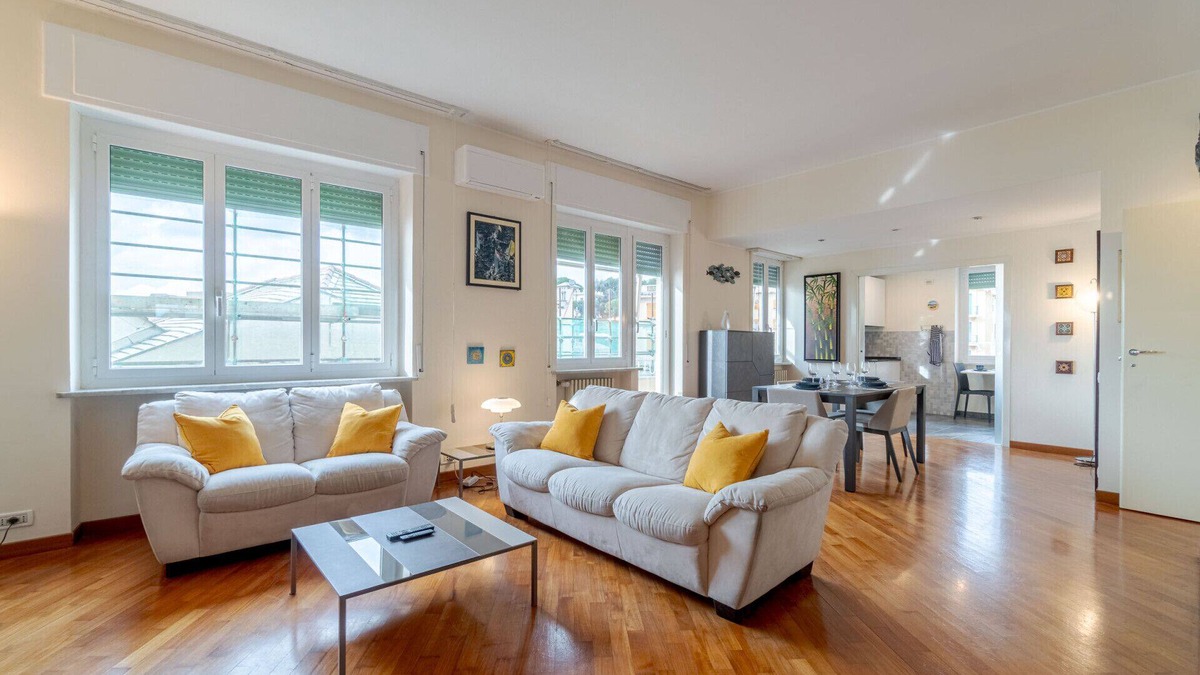 Sturla Apartment | Genoa Sturla Spacious Apptx3 Balcony & Sea View